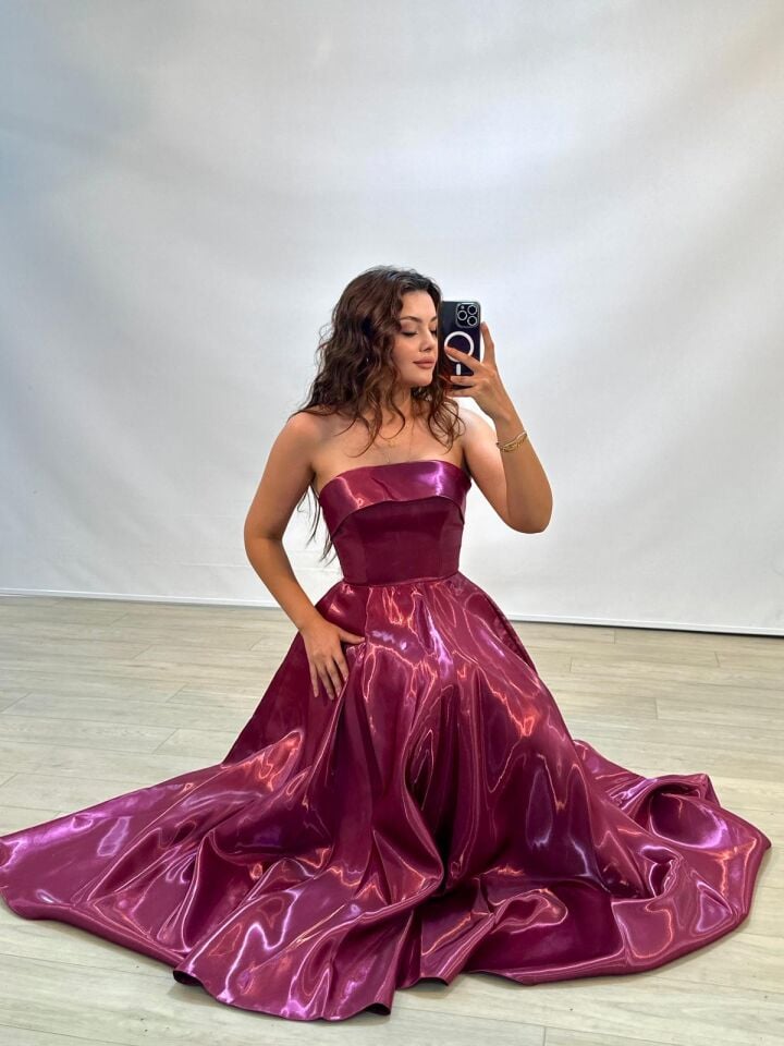 Stella Hologram Saten Straplez Bordo Renk Bilek Boy Abiye Elbise