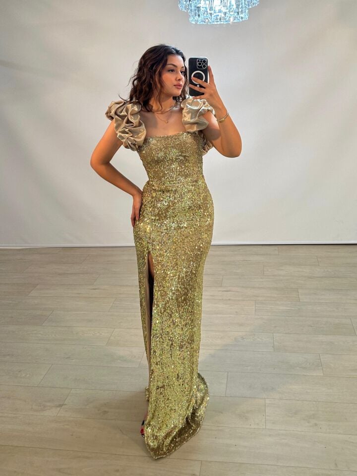 Azur Saten Kollu Full Payetli Yırtmaçlı Altın Renkli Abiye Elbise 36