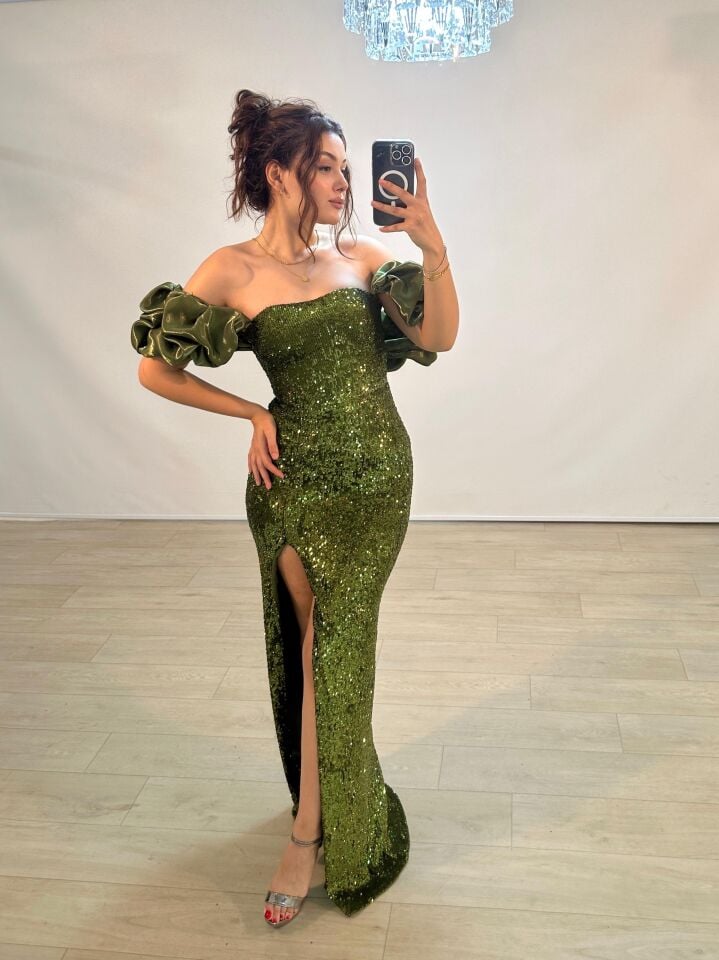 Azur Saten Kollu Full Payetli Yırtmaçlı Yeşil Renkli Abiye Elbise 36