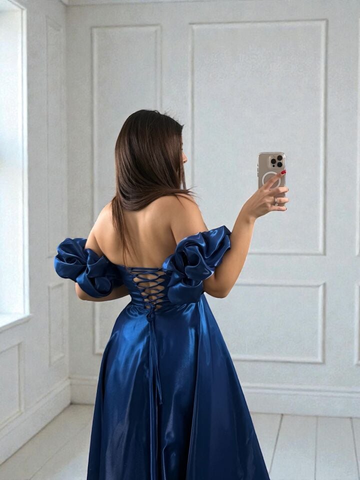 Nora Balon Kollu Parlak Saten Yırtmaçlı Saks Abiye Elbise 40