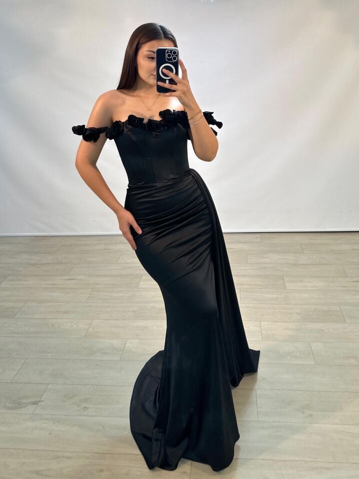 Daisy Çiçek Detaylı Saten Korseli Siyah Balık Model Abiye Elbise