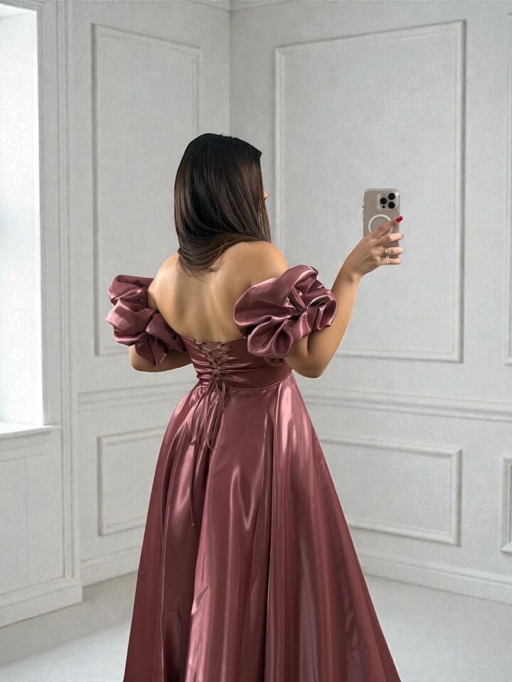 Nora Balon Kollu Parlak Saten Yırtmaçlı Gül Kurusu Abiye Elbise 38