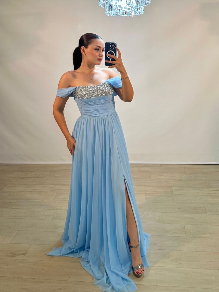 Glorya Göğsü Taş İşlemeli Şifon Kumaşlı Yırtmaçlı Mavi Abiye Elbise 36