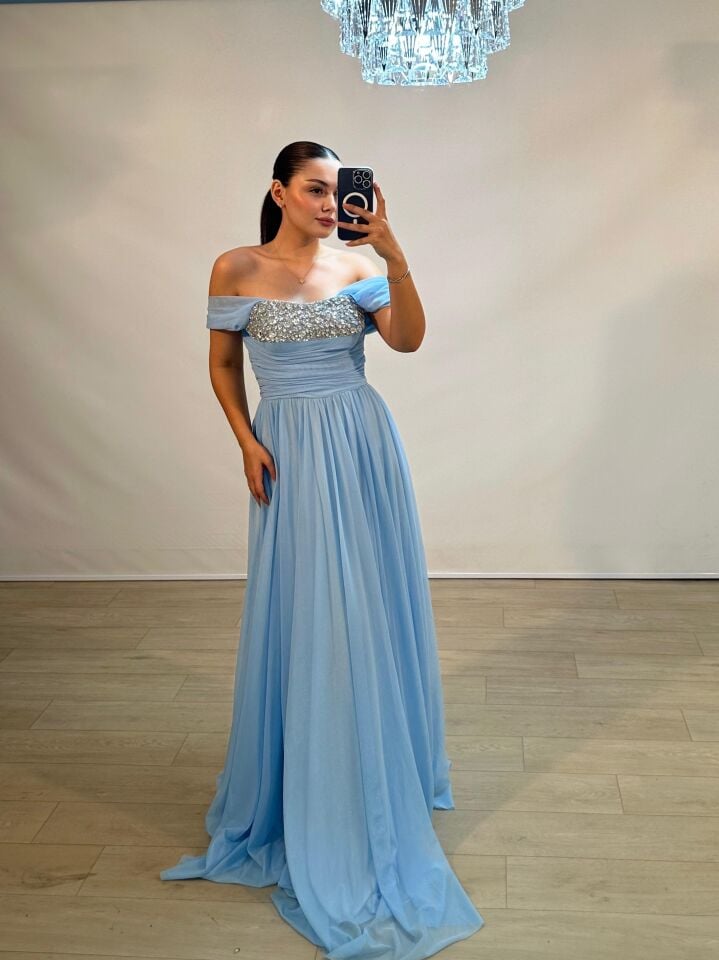 Glorya Göğsü Taş İşlemeli Şifon Kumaşlı Yırtmaçlı Mavi Abiye Elbise