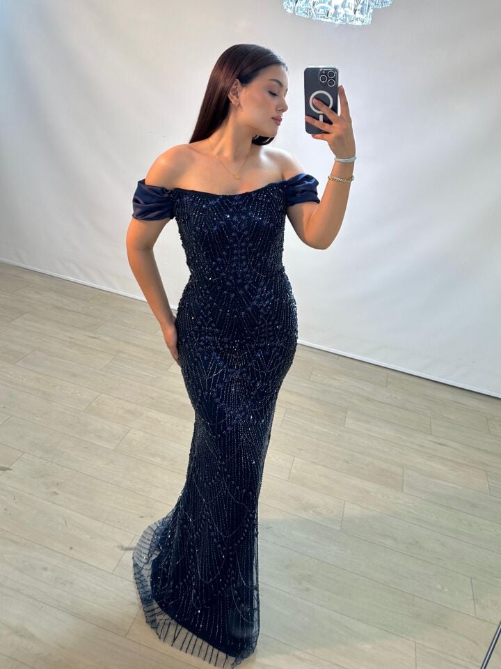 Divor Boncuk Ve Payet İşlemeli Saten Düşük Kollu Lacivert Abiye Elbise