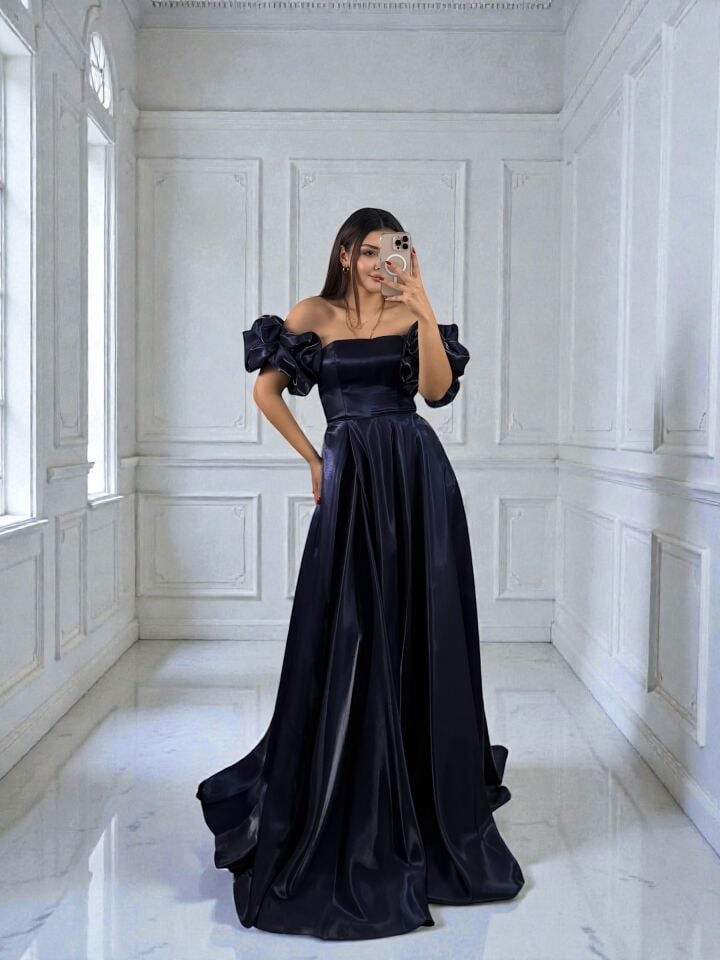 Nora Balon Kollu Parlak Saten Yırtmaçlı Lacivert Abiye Elbise 38