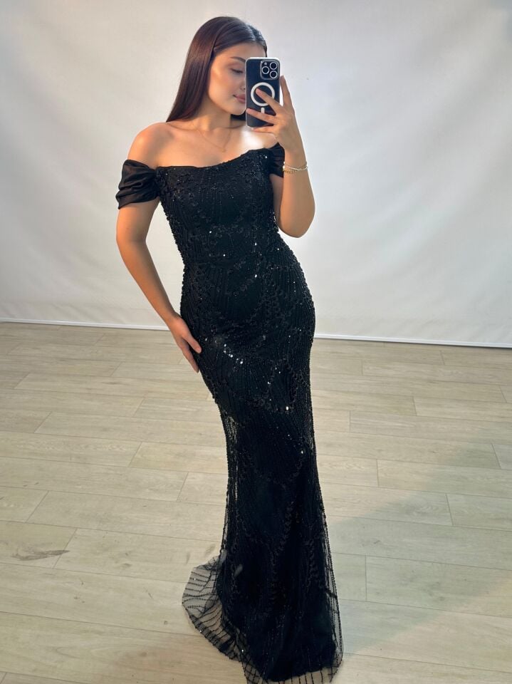 Divor Boncuk Ve Payet İşlemeli Saten Düşük Kollu Siyah Abiye Elbise 40