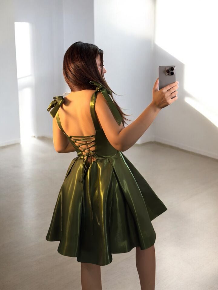 Candy Kısa Hologram Saten Haki Yeşil Abiye Elbise 40
