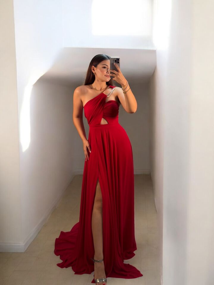 Alya Gold Tokalı Şifon Yırtmaçlı Kırmızı Abiye Elbise 44