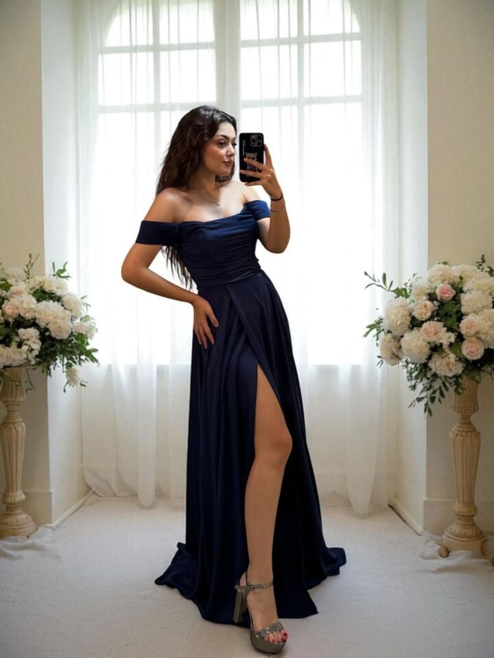 Nuvya Akıcı Saten Düşük Omuzlu Lacivert Renk Yırtmaçlı Abiye Elbise 48