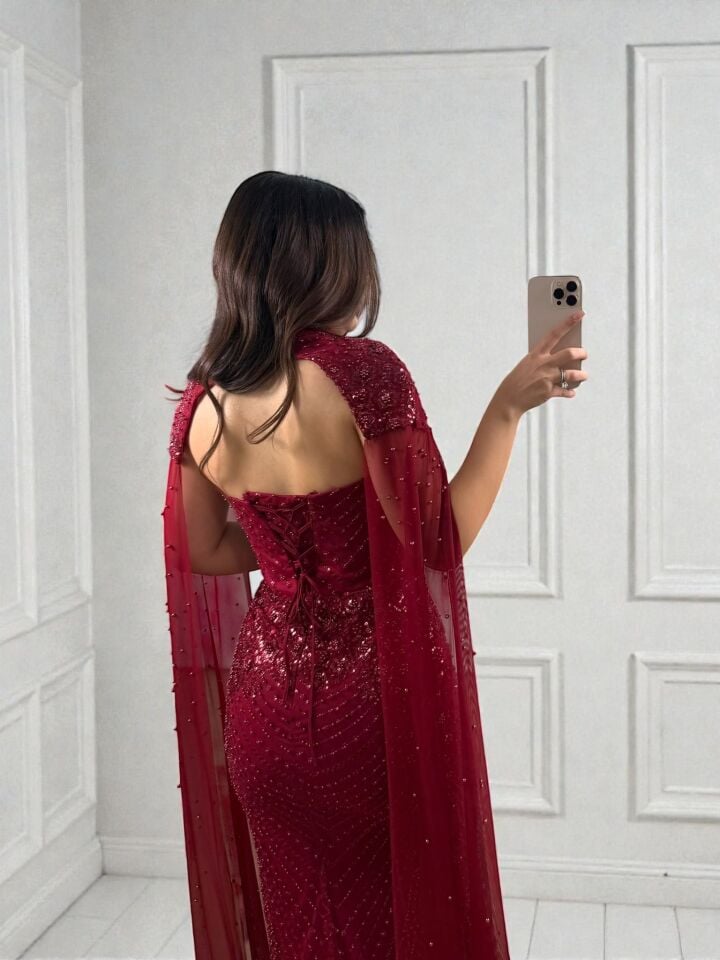 Valentina Boncuk Payet İşlemeli Pelerinli Bordo Tasarım Abiye Elbise 44
