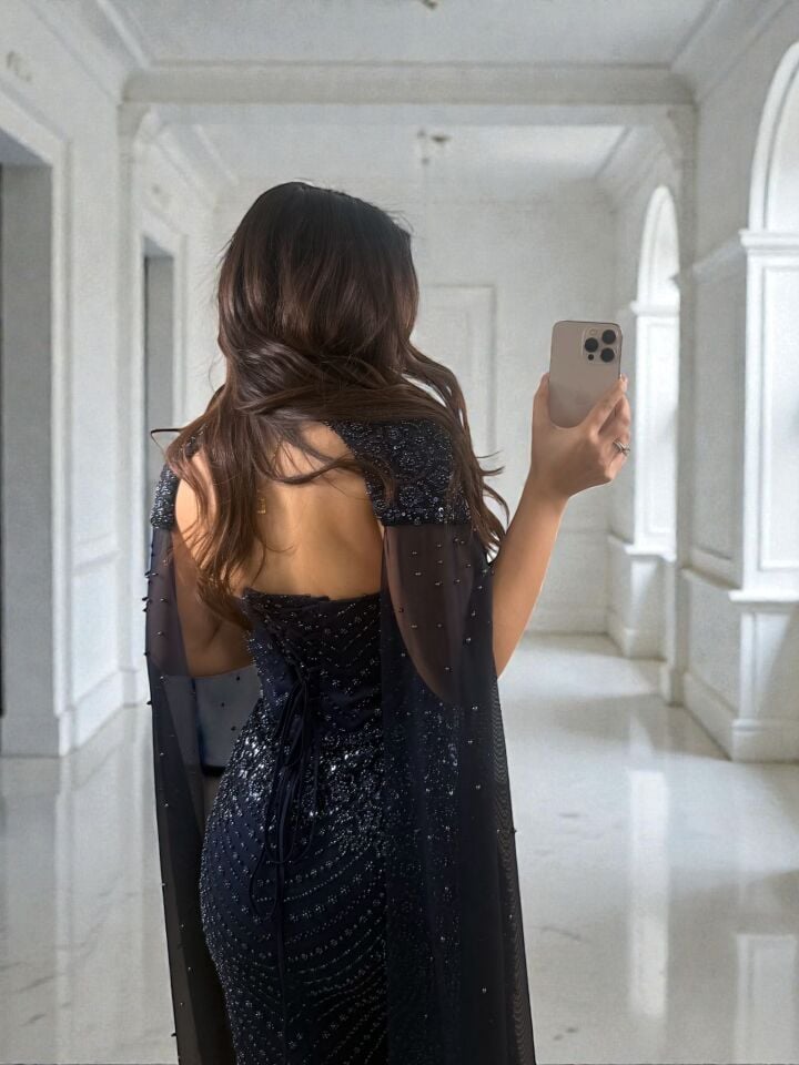 Valentina  Boncuk Payet İşlemeli Pelerinli Lacivert Tasarım Abiye Elbise 38