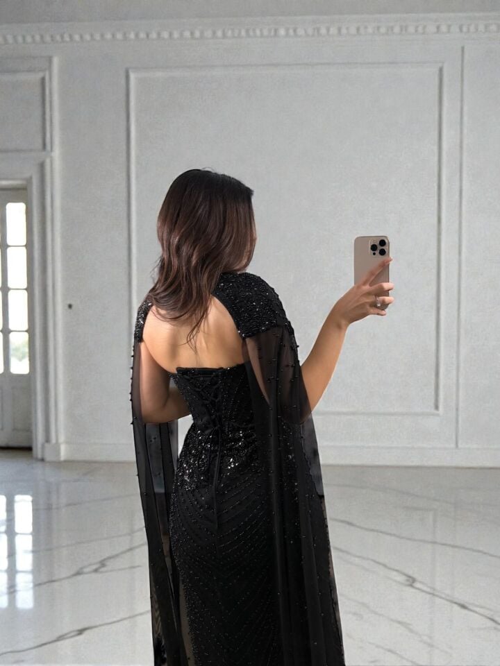 Valentina Boncuk Payet İşlemeli Pelerinli Siyah Tasarım Abiye Elbise 42