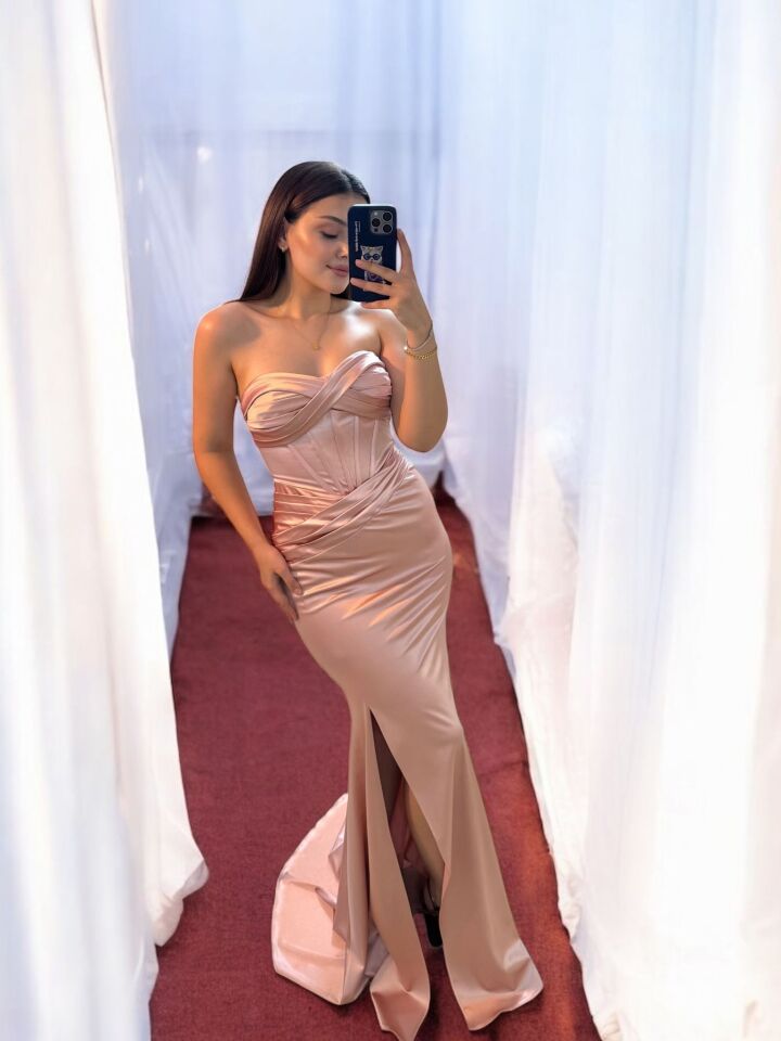 Aura Korseli Balık Model Saten Straplez Pudra Pembe Renk Abiye Elbise