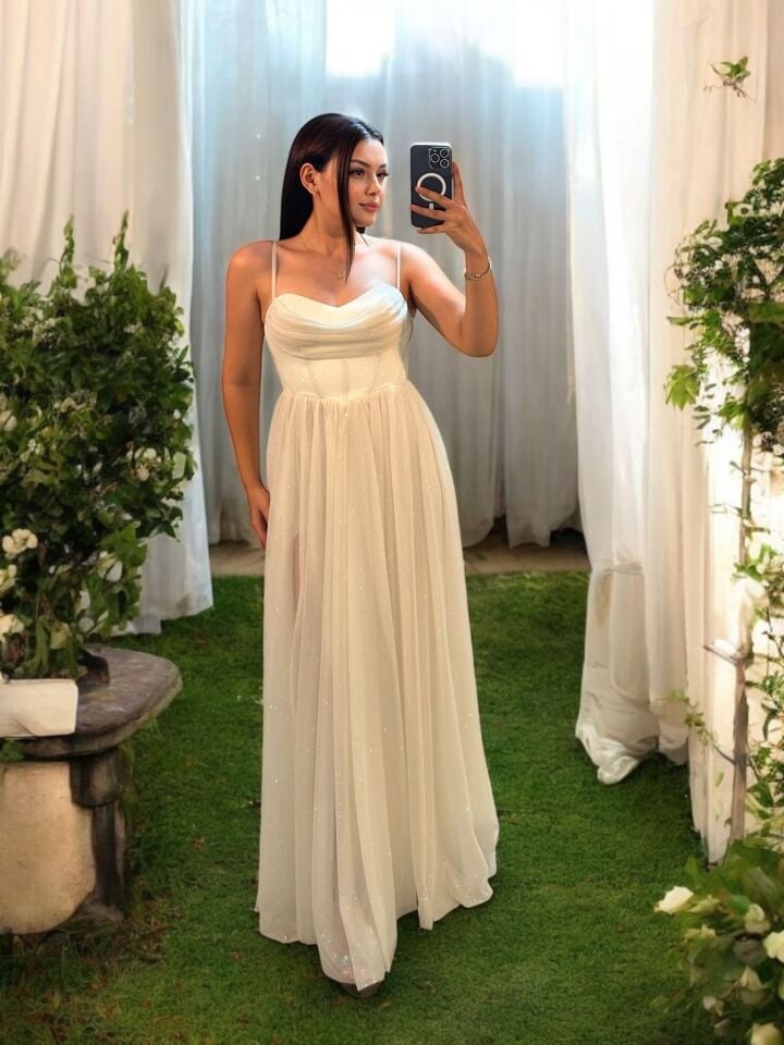 Elsa Simli Tülden Korse Detaylı Ekru Abiye Elbise