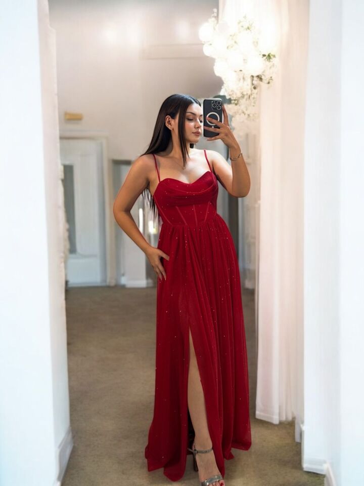 Elsa Simli Tülden Korse Detaylı Kırmızı Abiye Elbise