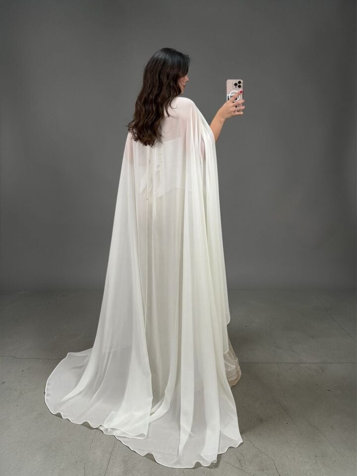 Milas Pelerinli Korse Ve İşleme Detaylı Balık Kesim Kırık Beyaz Abiye Elbise 42