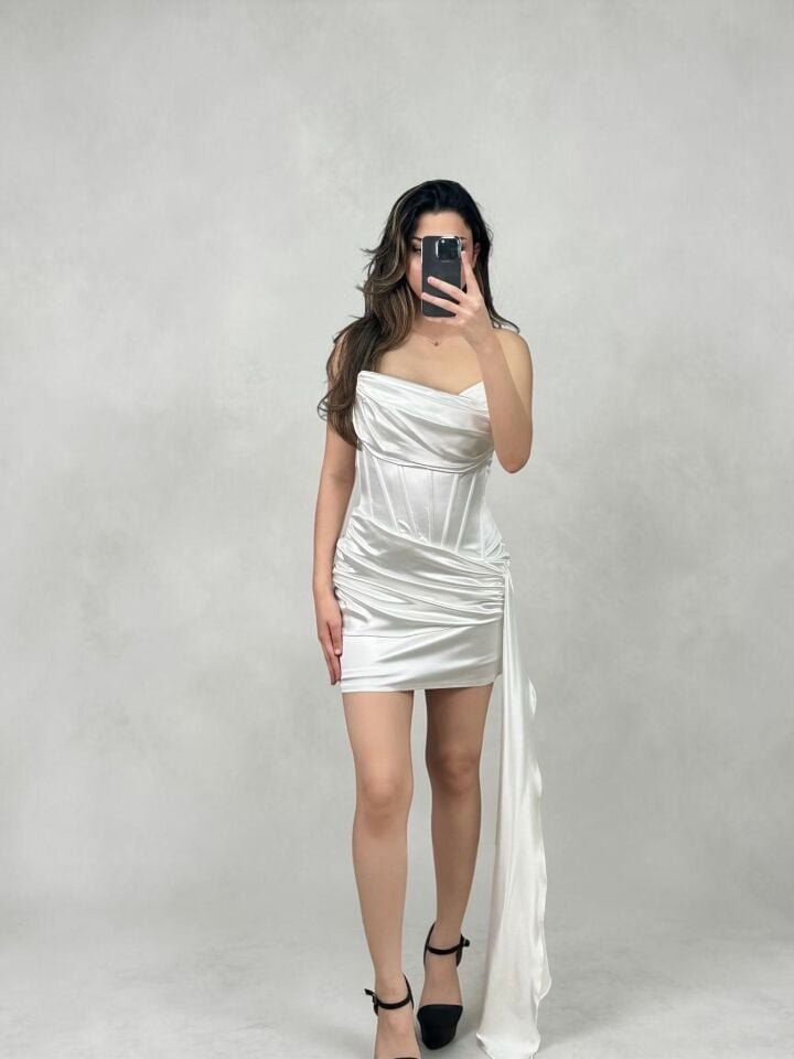 Fency Kuyruklu Saten Beyaz Renk Mini Elbise 40