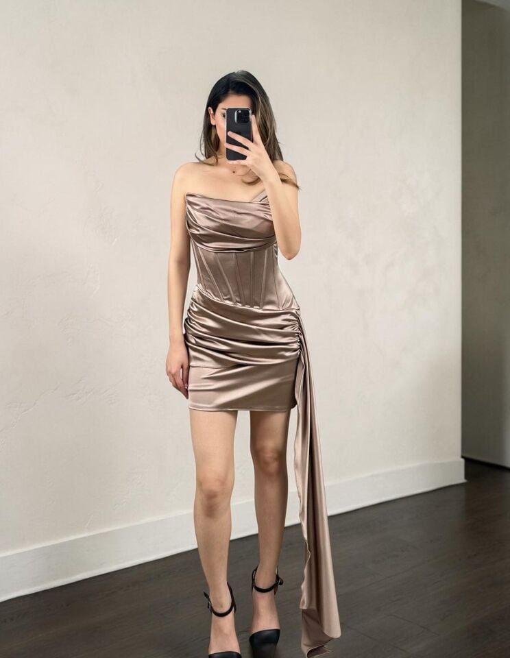 Fency Kuyruklu Saten Vizon Renk Mini Elbise 40