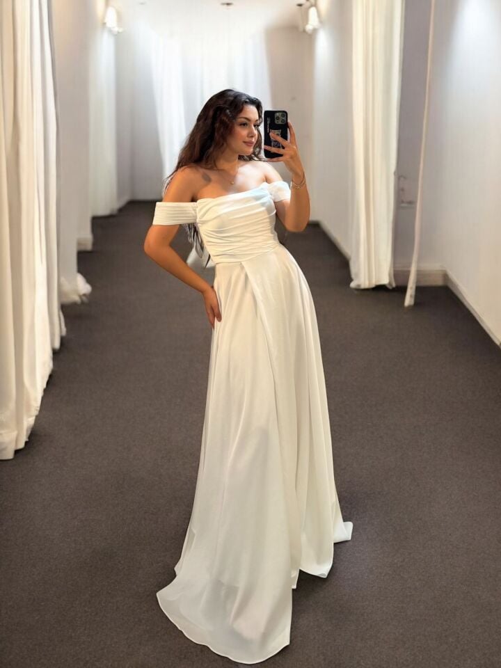 Nuvya Akıcı Saten Düşük Omuzlu Beyaz Renk Yırtmaçlı Abiye Elbise 48