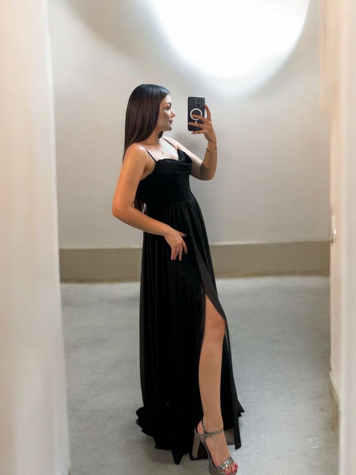 Elsa Simli Tülden Korse Detaylı Siyah Abiye Elbise