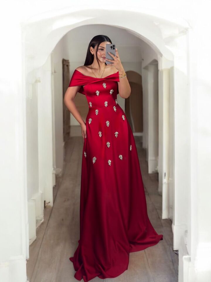 Madonna Zirkon Taşlı Saten Kırmızı Renk Abiye Elbise 40