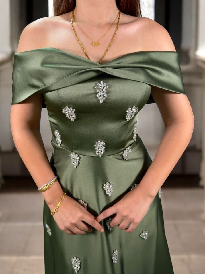 Madonna Zirkon Taşlı Saten Haki Yeşil Renk Abiye Elbise 50