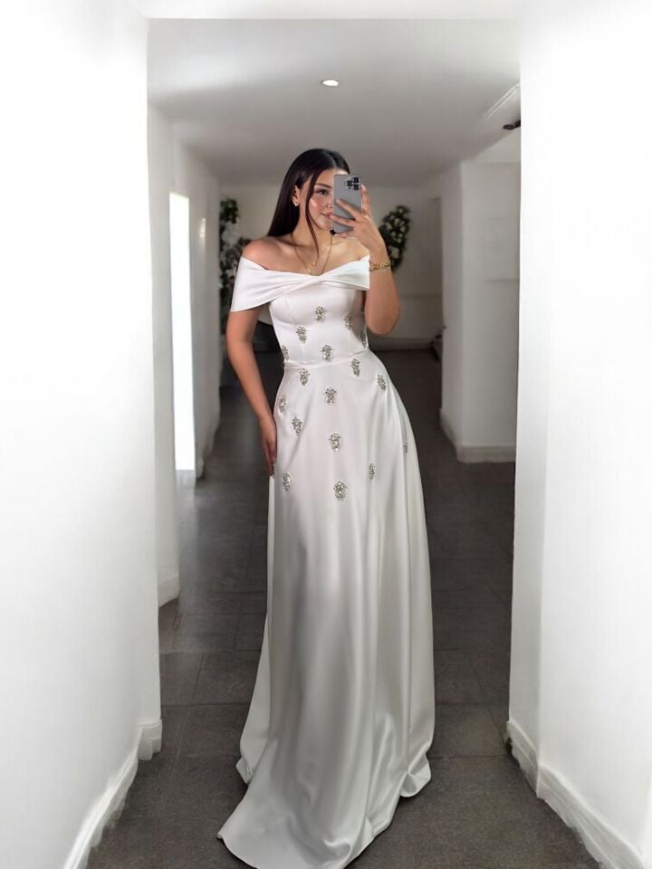 Madonna Zirkon Taşlı Saten Beyaz Renk Abiye Elbise 38