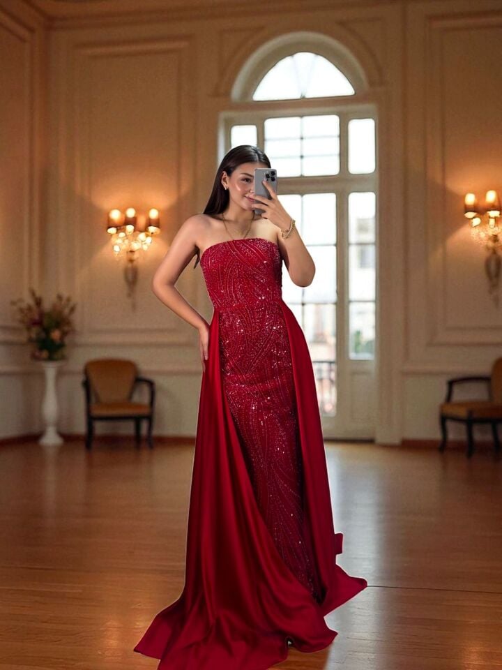 Diva Tasarım Payet Ve Boncuk İşlemeli Pelerinli Kırmızı Abiye Elbise 44