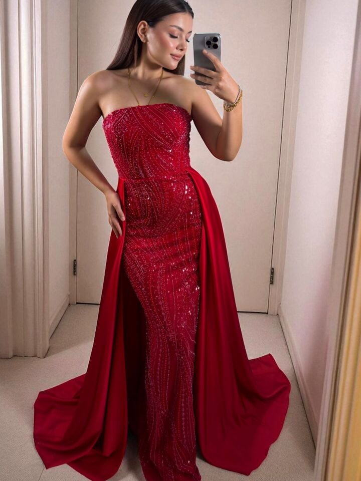 Diva Tasarım Payet Ve Boncuk İşlemeli Pelerinli Kırmızı Abiye Elbise 44
