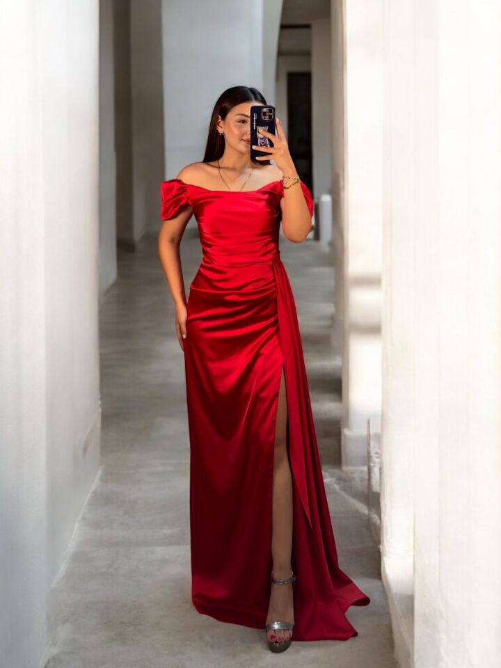 Venis Balon Düşük Kollu Gizli Yırtmaçlı Saten Kırmızı Abiye Elbise 40