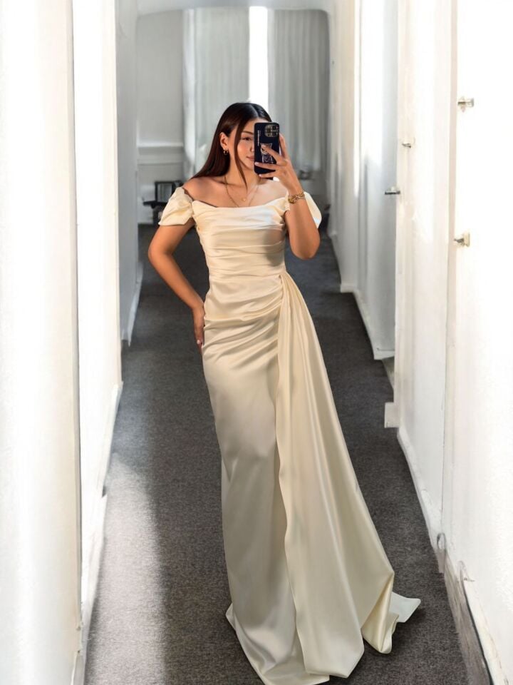 Venis Balon Düşük Kollu Gizli Yırtmaçlı Saten Krem Abiye Elbise 36