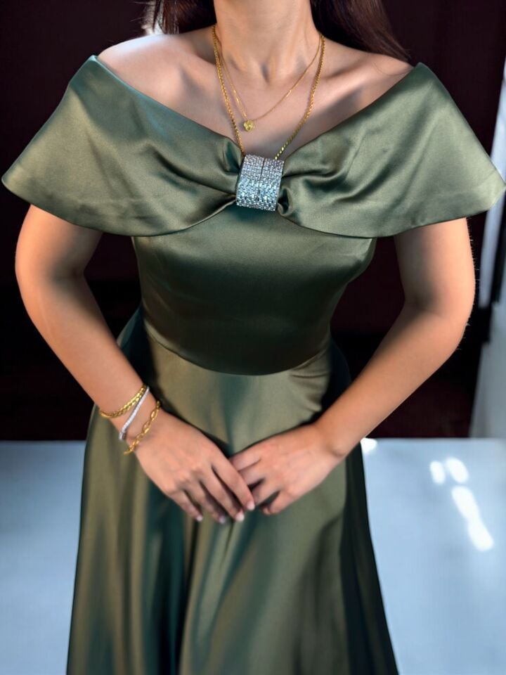 Madonna Yaka Bella Haki Yeşil Abiye Elbise