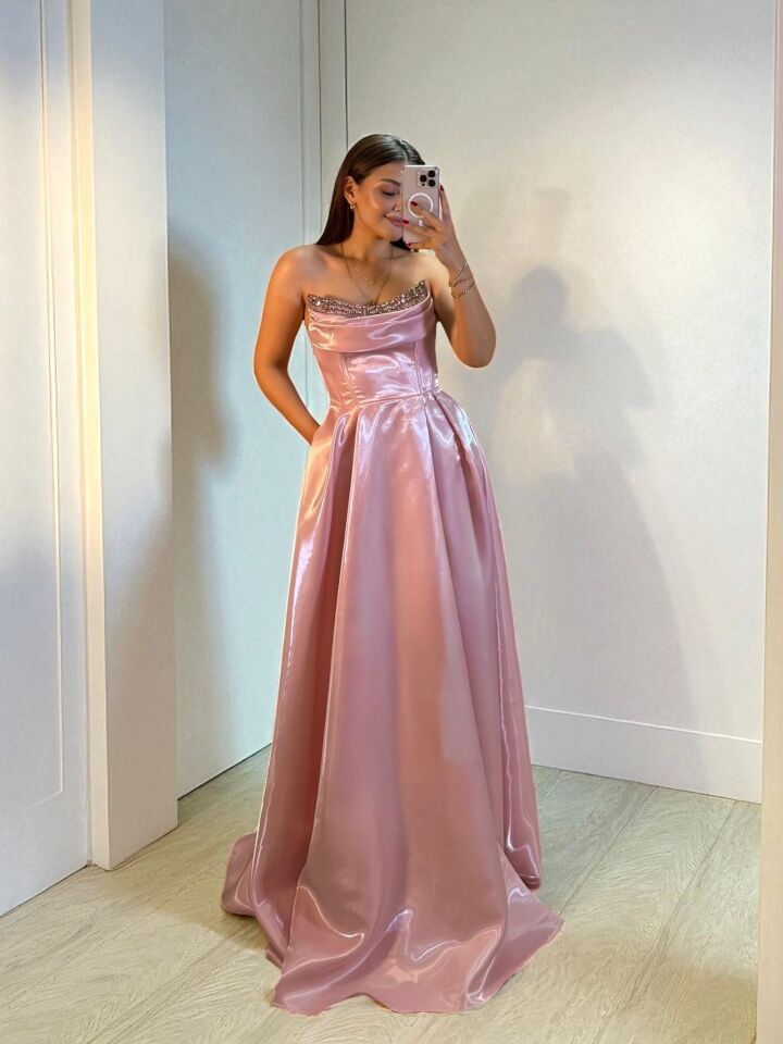 Rozel Göğsü Taşlı Parlak Saten Cepli Pudra Pembe Abiye Elbise 36