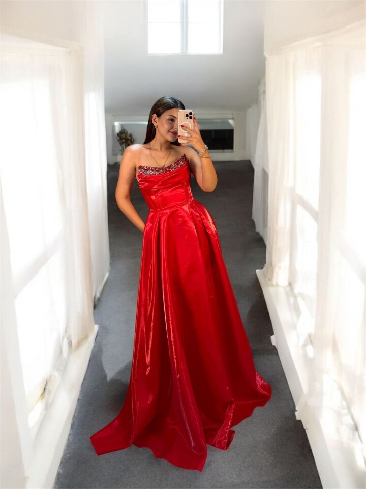 Rozel Göğsü Taşlı Parlak Saten Cepli Kırmızı Abiye Elbise 40