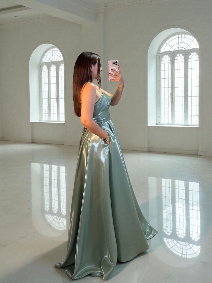 Stella Hologram Saten Straplez Mint Yeşili Renk Abiye Elbise