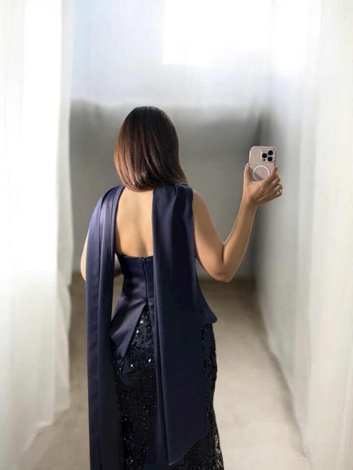 İrina Fular Ve Eldiven Detaylı Dantel Üzeri Payet İşlemeli Korseli Lacivert Abiye Elbise 40