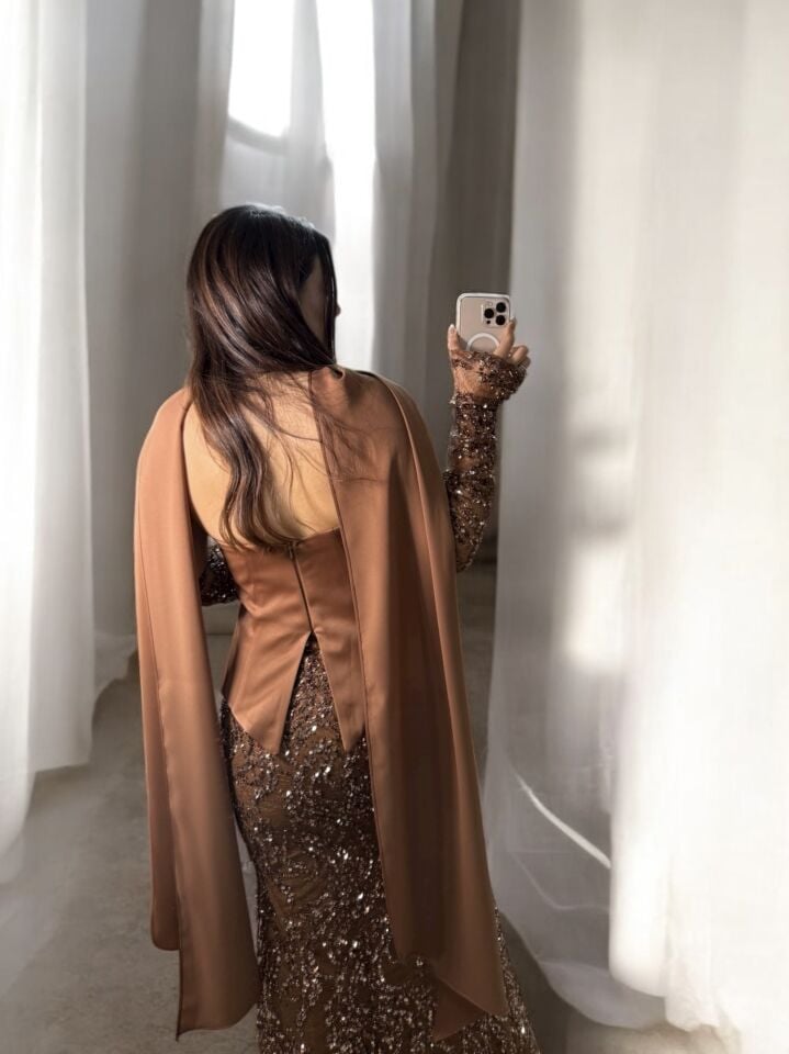 İrina Fular Ve Eldiven Detaylı Dantel Üzeri Payet İşlemeli Korseli Kahve Abiye Elbise 36